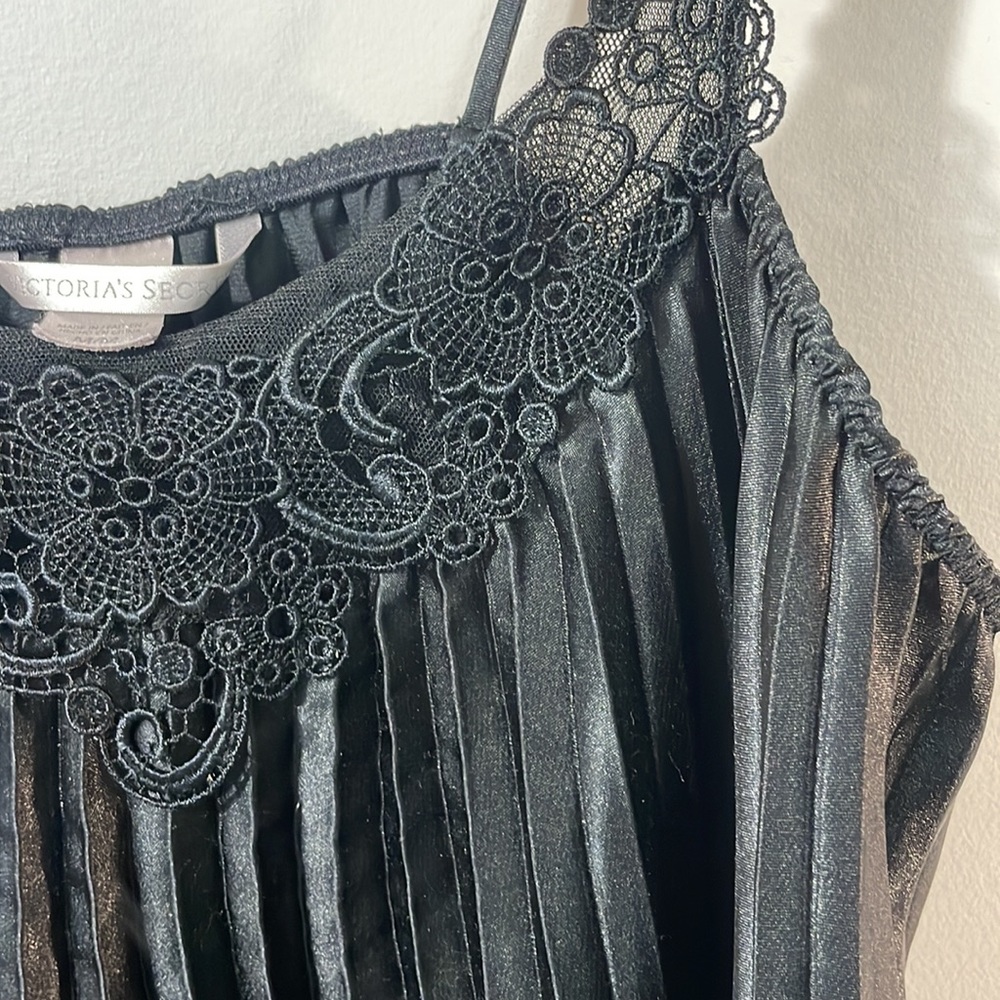 Victoria's Secret black accordion pleat slip lace trim medium dress lingerie - Picture 3 of 6